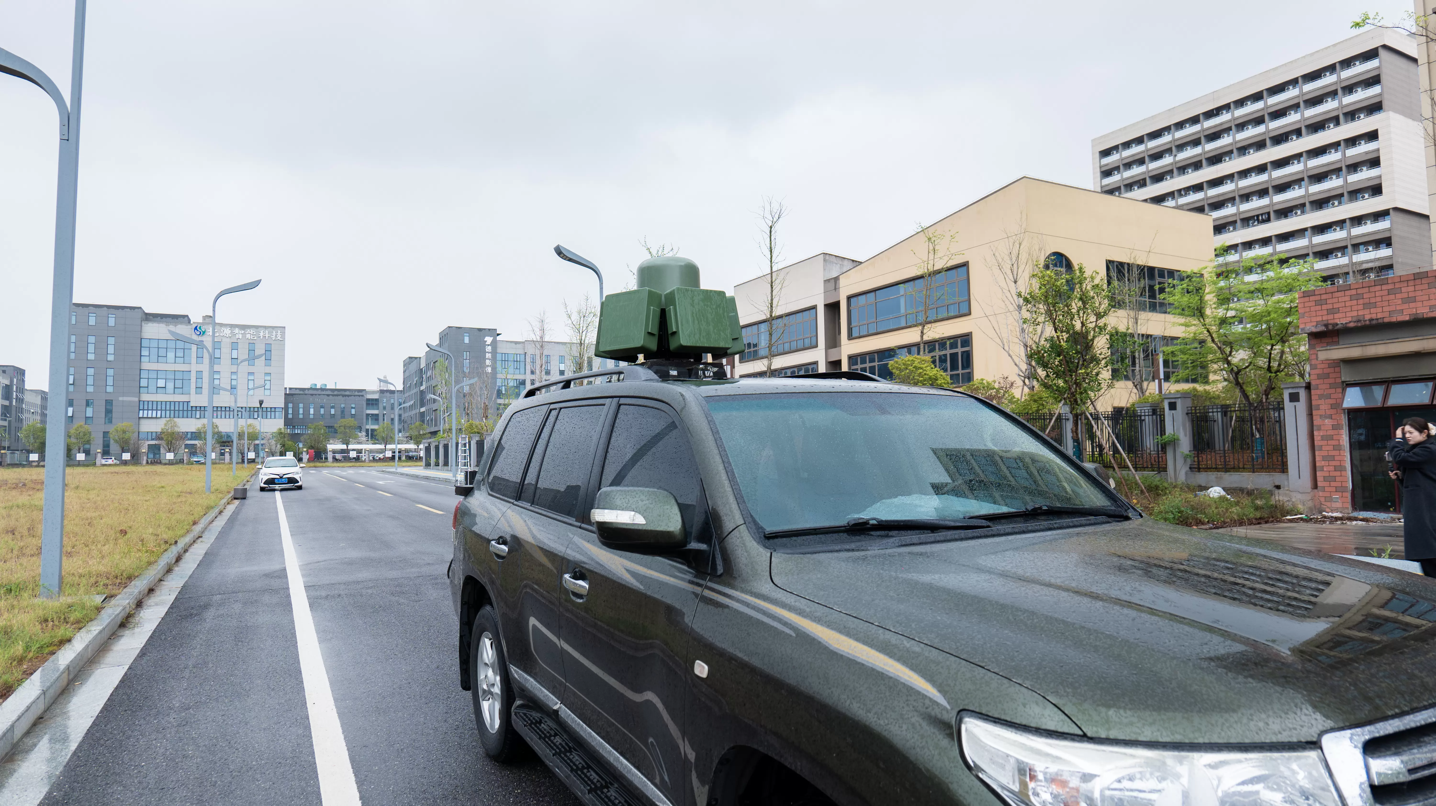 Equipo de detección e interferencia de drones montado en vehículo DR100-AB