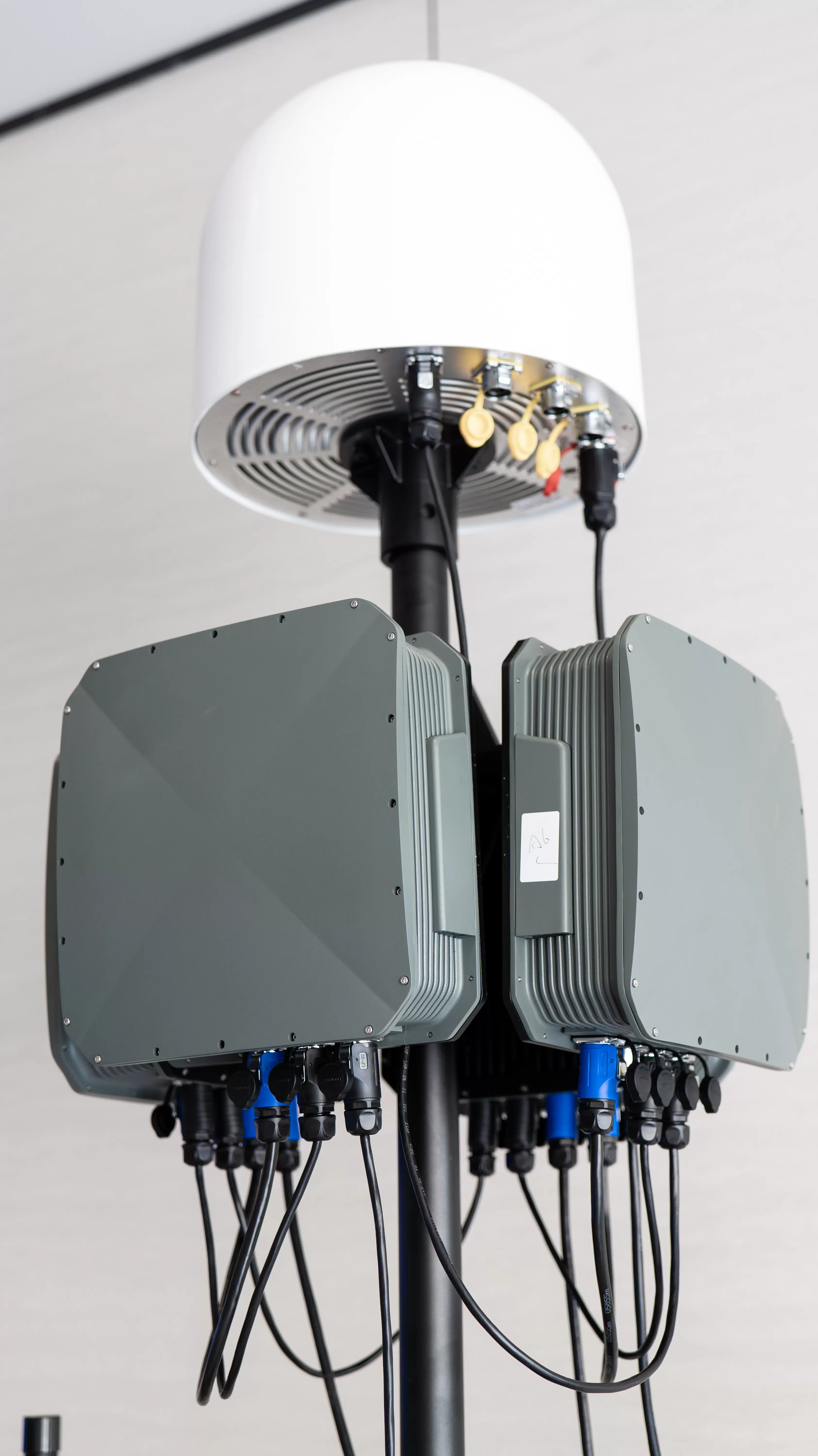 Dispositivo fijo de detección e interferencia de drones DR200-C